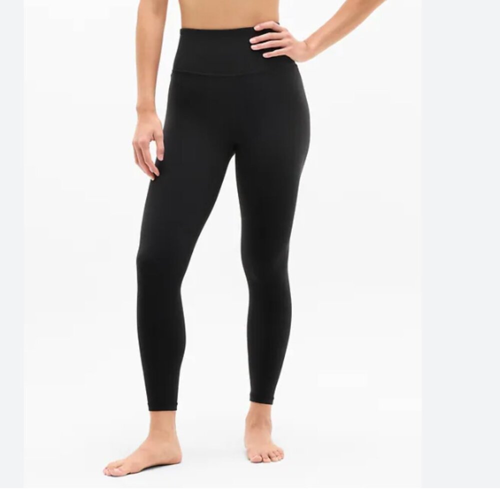 Athleta Salutation Black High-Waisted Leggings M Medium petite stash pocket